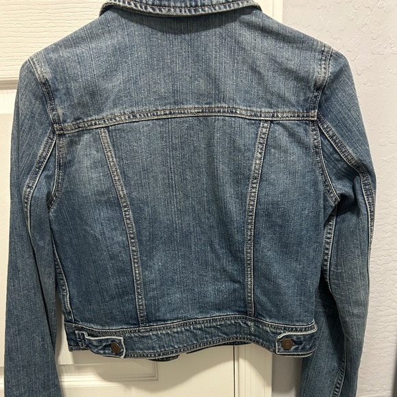 LIKE NEW! Women's American Eagle Short Jean Jacket - Small - Picture 5 of 9